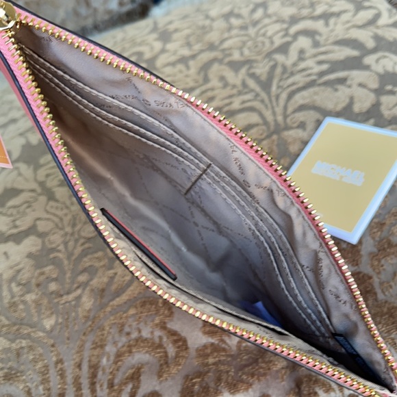 Michael Kors Jet Set Travel XL Zip Clutch-Wristlet - Picture 9 of 16